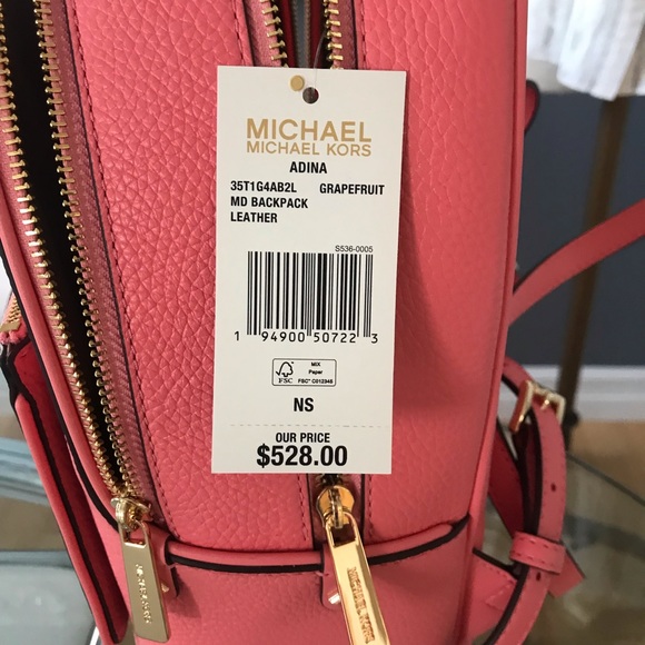 ๐ธ๐ธ๐ธ BNWT MICHEAL KORS Adina grapefruit / coral coloured backpack ๐ธ๐ธ๐ธ - Picture 2 of 4
